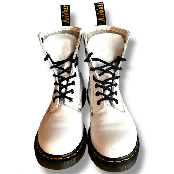 Dr. Martens 1460 8 Eye Lace Up Boot White Women’s Size 7 US - Picture 1 of 8